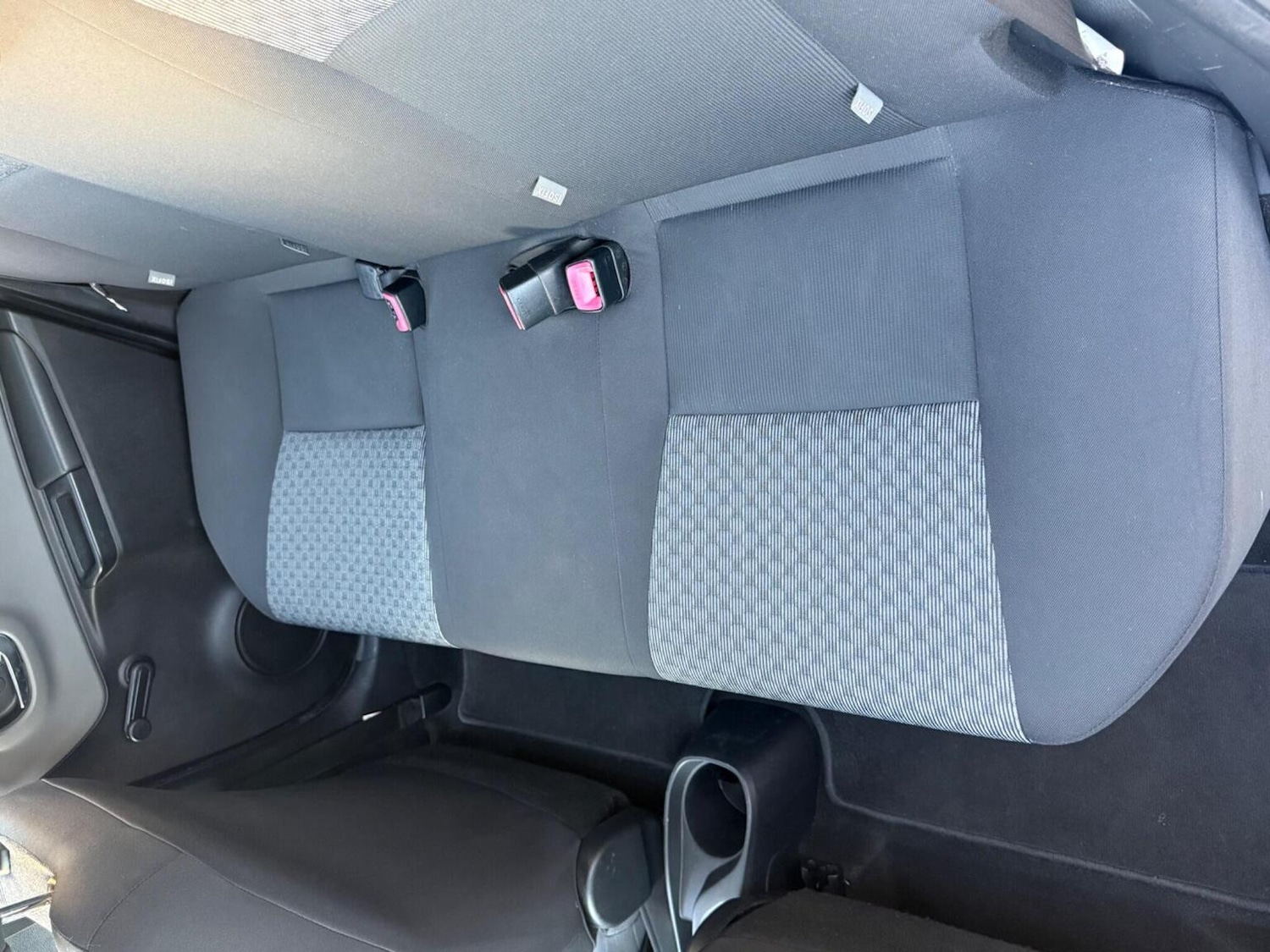 Used Toyota Yaris 2015 for sale - 77931270: Photo 13