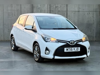 Used Toyota Yaris 2015 for sale - 77931270: Photo