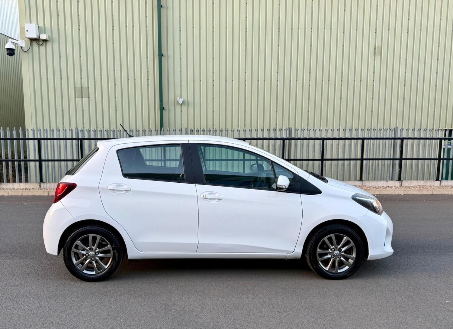 Used Toyota Yaris 2015 for sale - 77931270: Photo 43