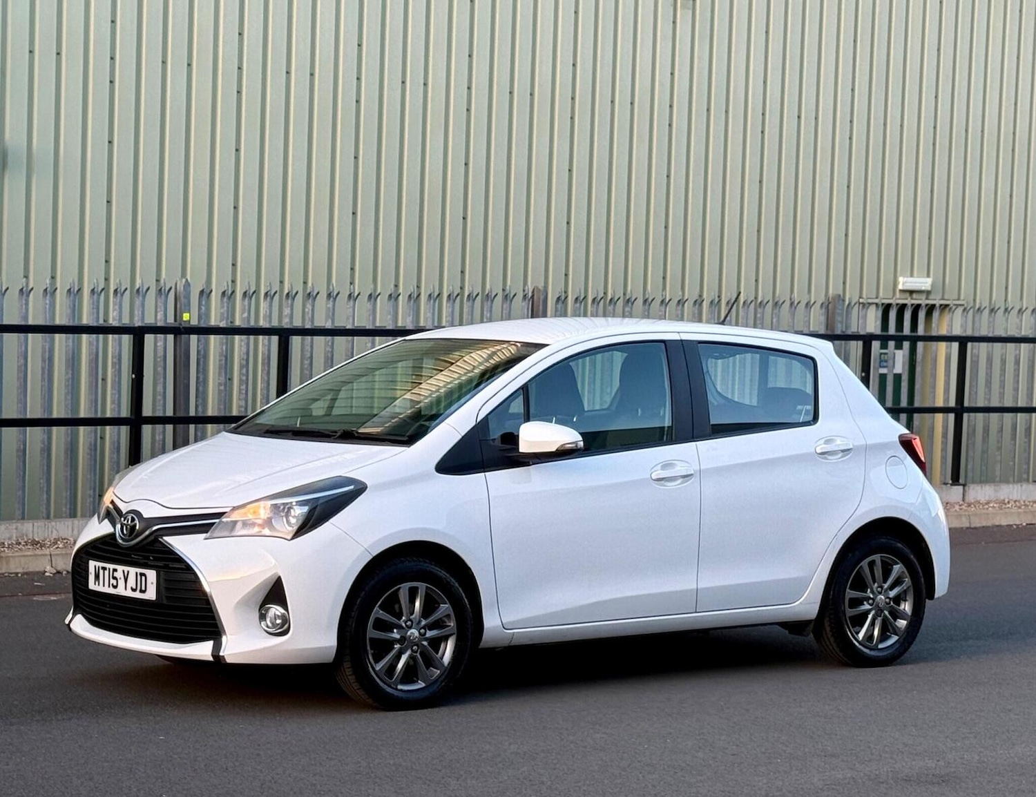 Used Toyota Yaris 2015 for sale - 77931270: Photo 63