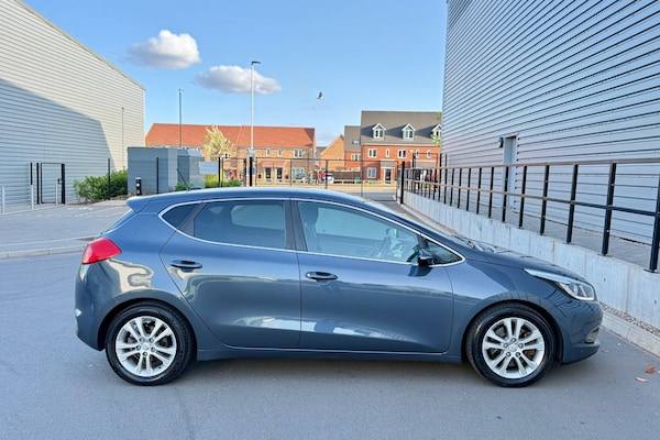 Used Kia Ceed 2014 for sale - 75245982: Photo 8