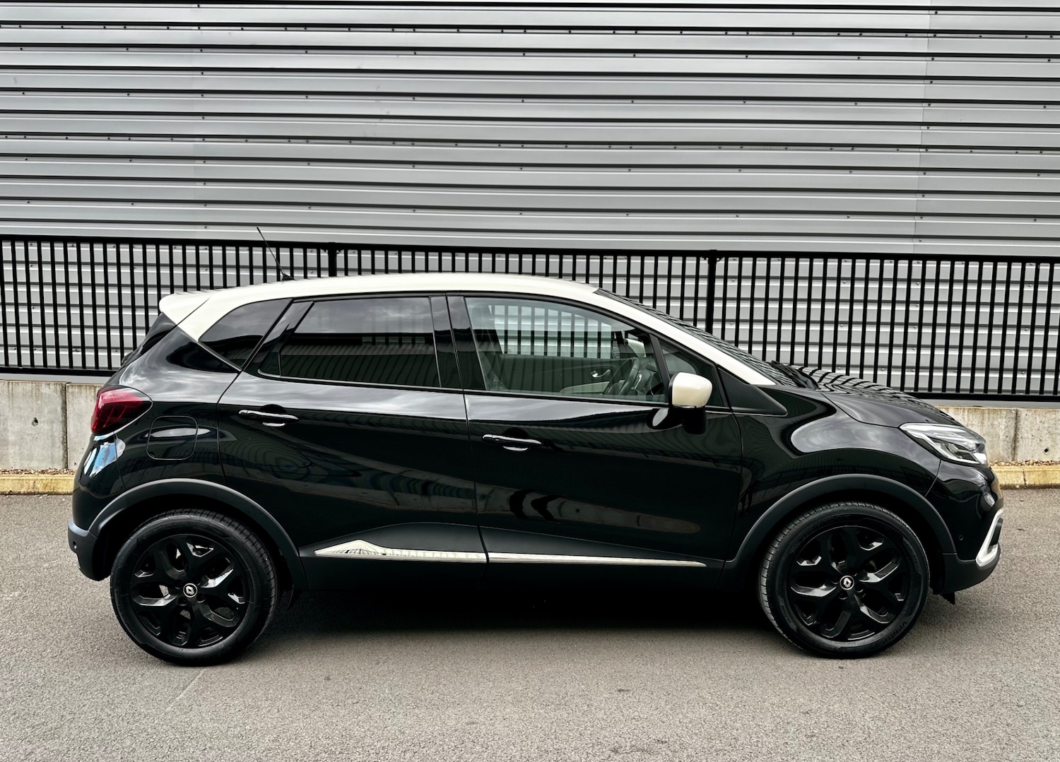 Used Renault Captur 2018 for sale - 76058226: Photo 19
