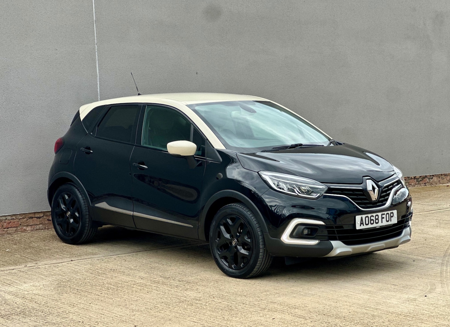 Used Renault Captur 2018 for sale - 76058226: Photo 25