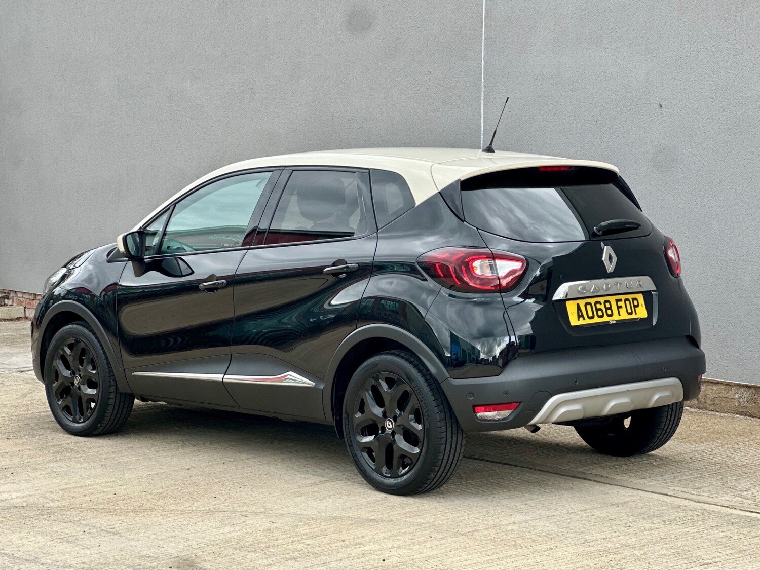 Used Renault Captur 2018 for sale - 76058226: Photo 29