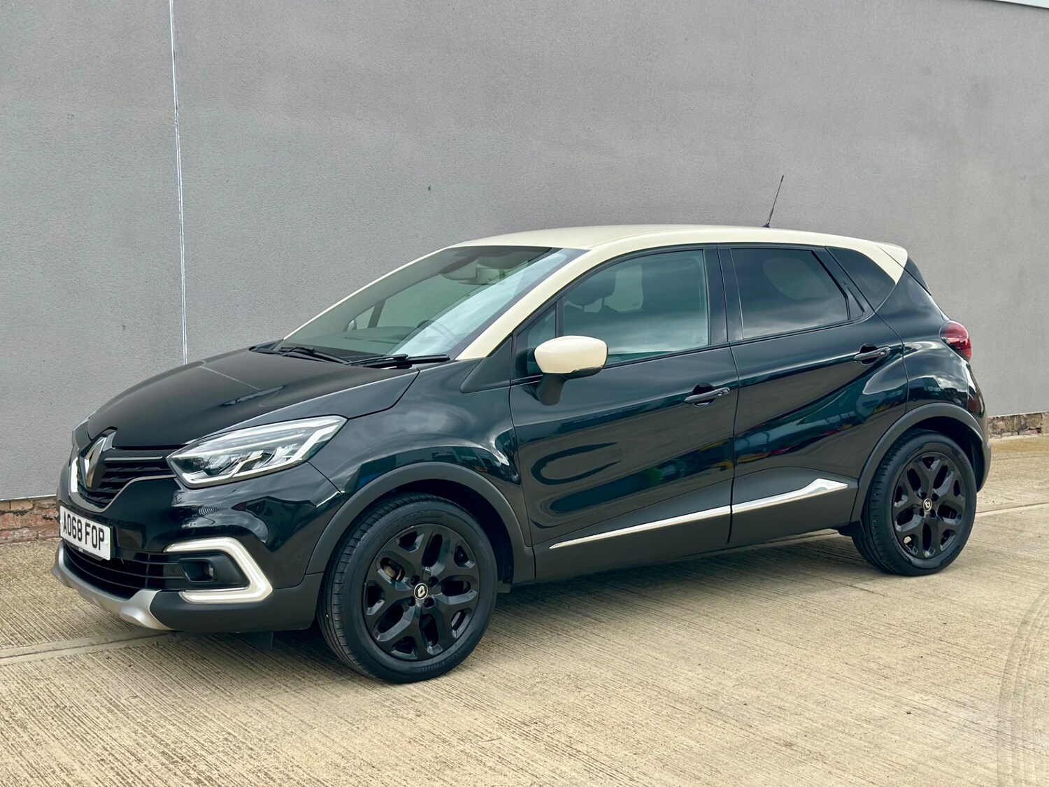 Used Renault Captur 2018 for sale - 76058226: Photo 31