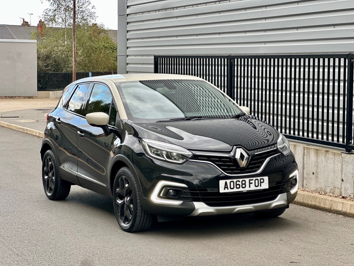 Used Renault Captur 2018 for sale - 76058226: Photo 32