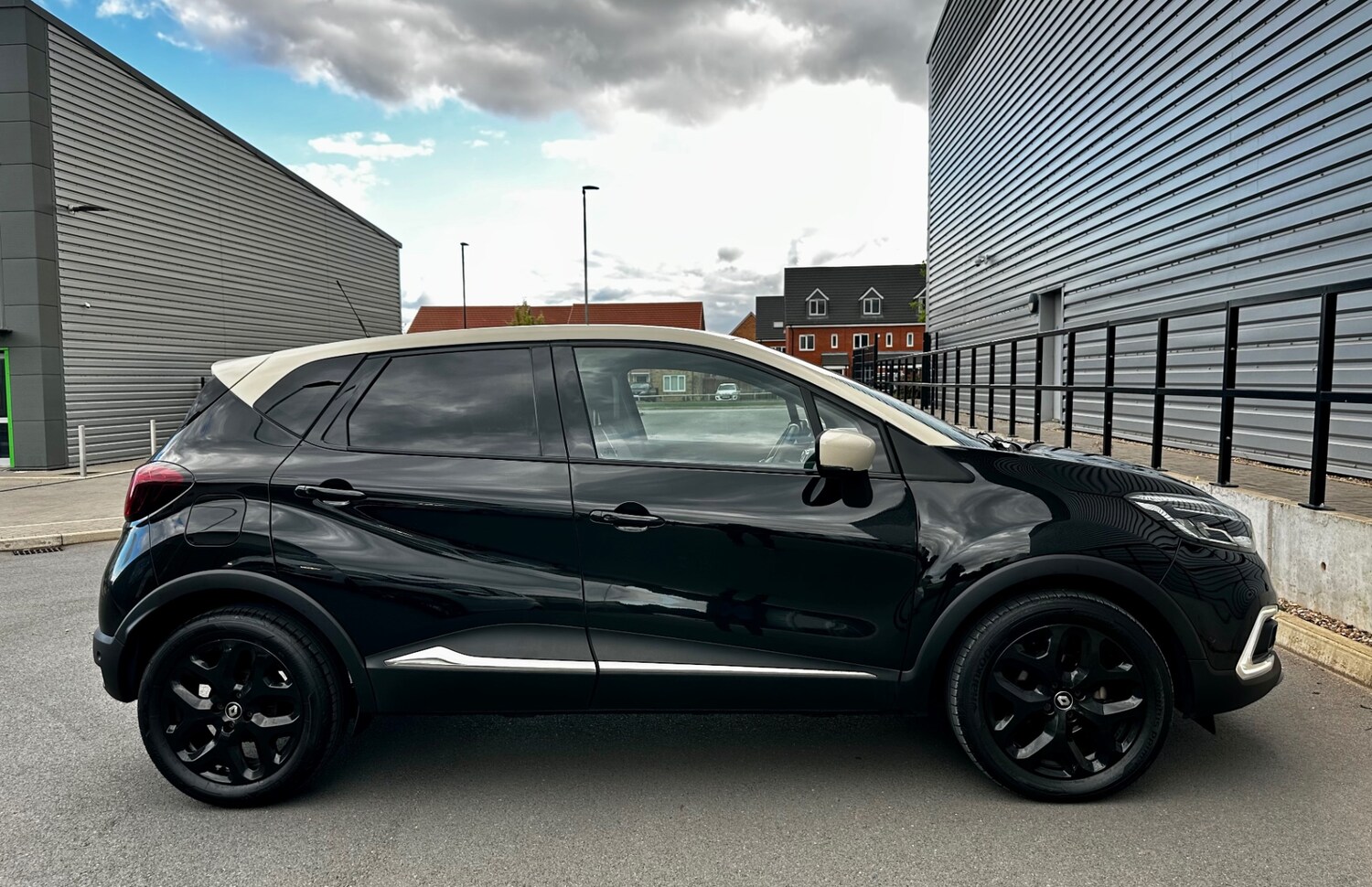 Used Renault Captur 2018 for sale - 76058226: Photo 40
