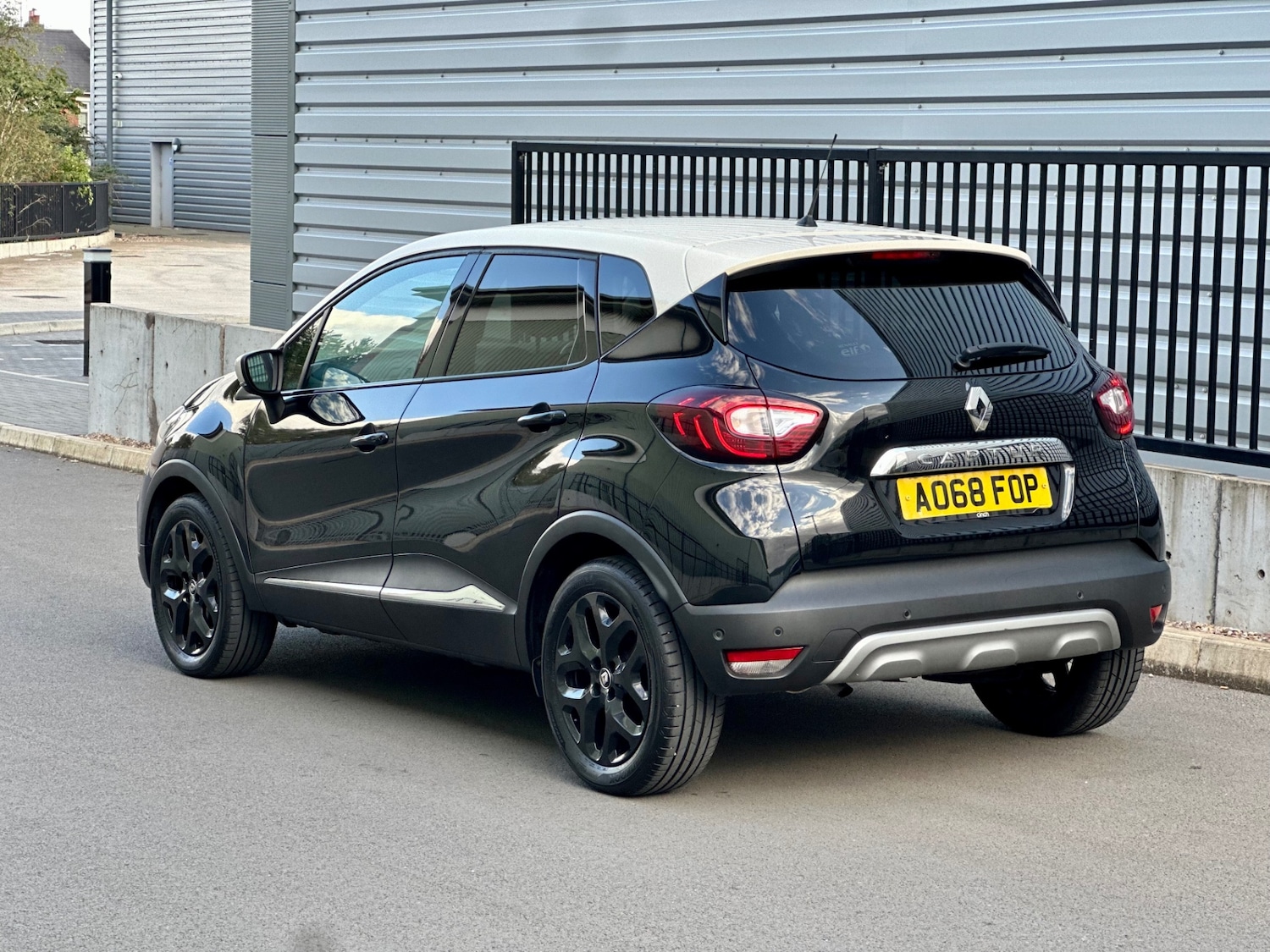 Used Renault Captur 2018 for sale - 76058226: Photo 76
