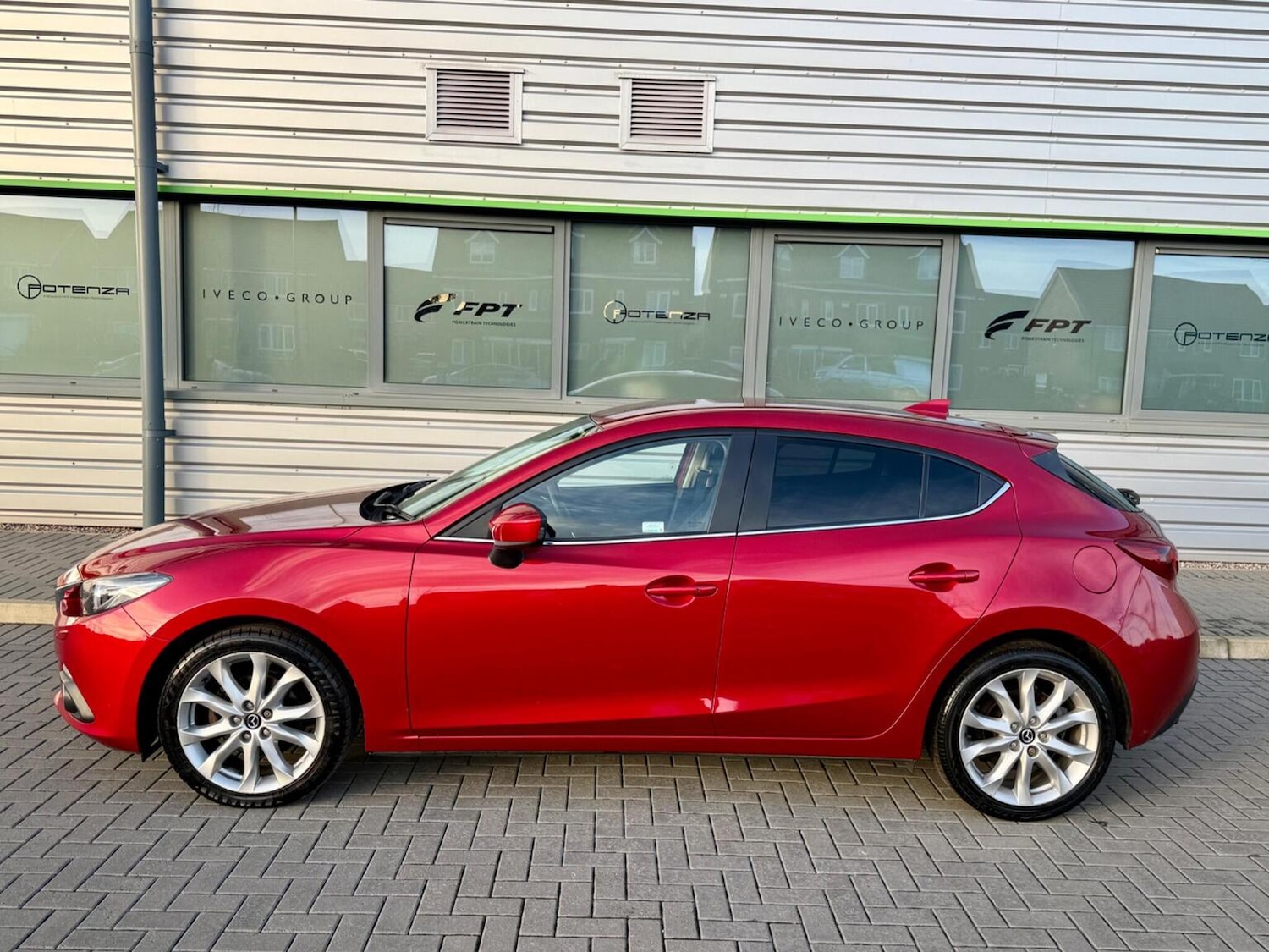 Used Mazda Mazda3 2015 for sale - 77688980: Photo 46