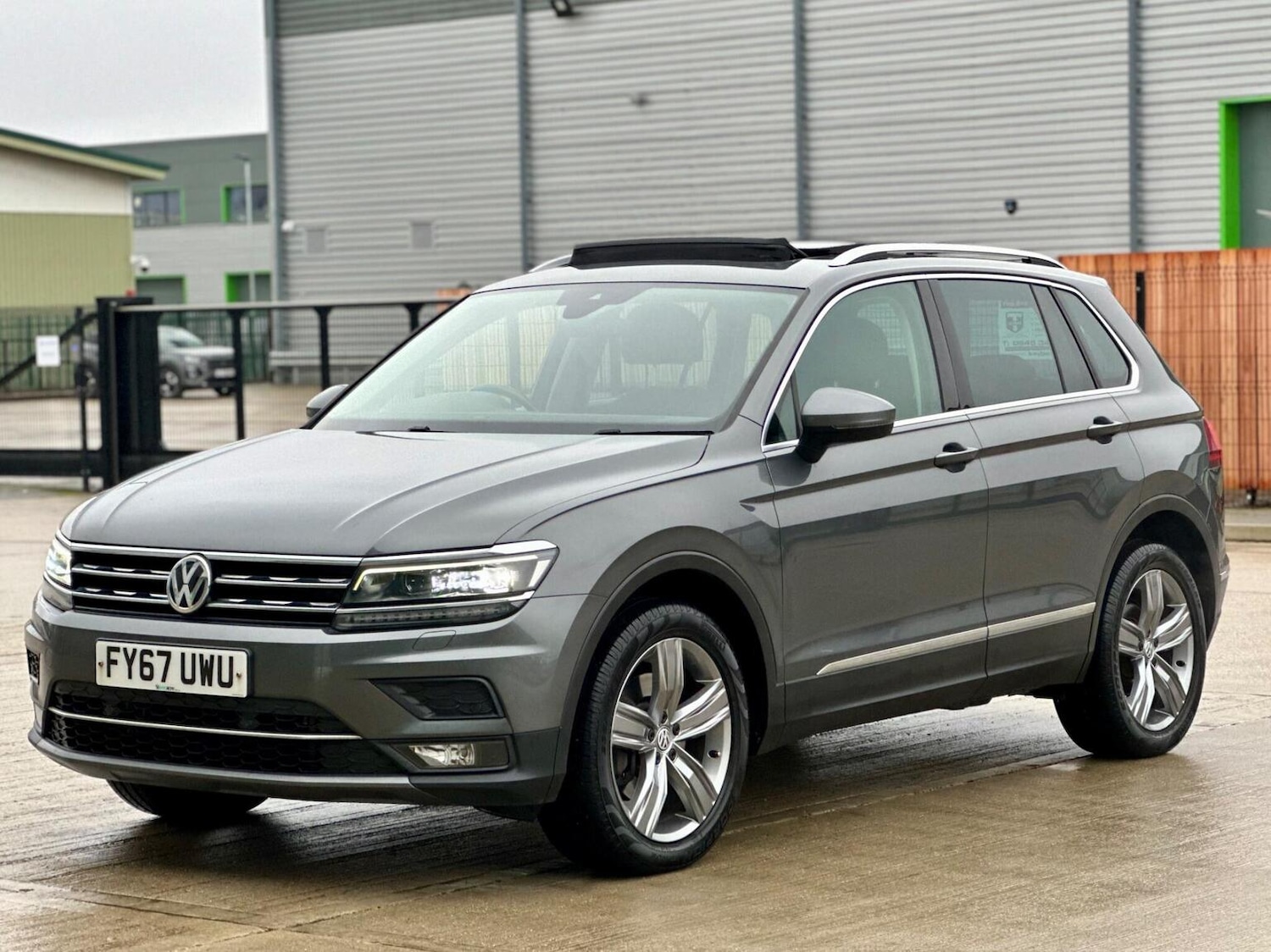 Used Volkswagen Tiguan 2017 for sale - 77689001: Photo 3