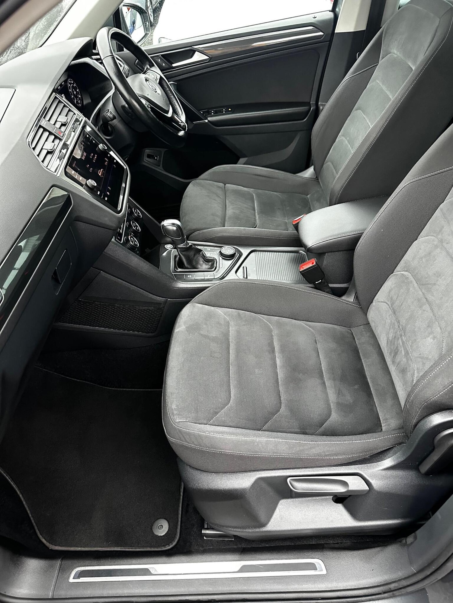 Used Volkswagen Tiguan 2017 for sale - 77689001: Photo 33