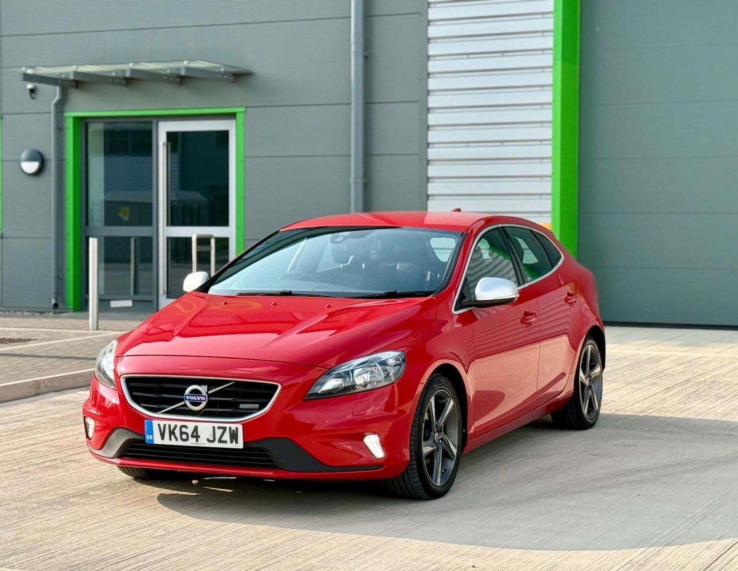Used Volvo V40 2014 for sale - 77688974: Photo 1