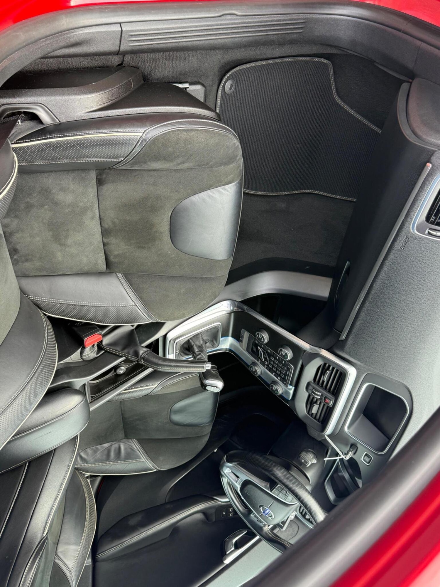 Used Volvo V40 2014 for sale - 77688974: Photo 11