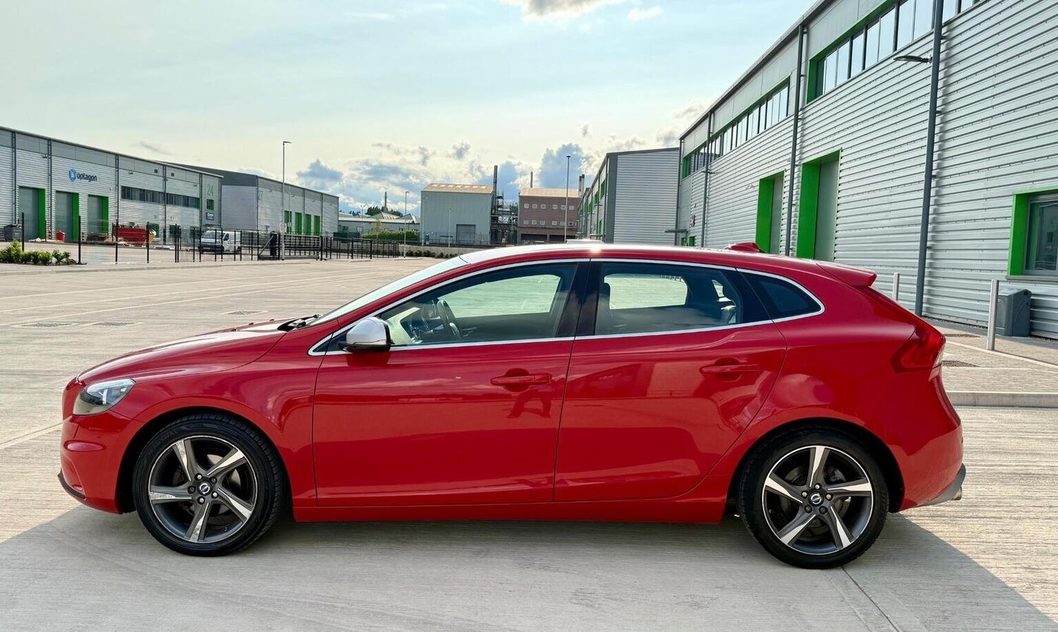 Used Volvo V40 2014 for sale - 77688974: Photo 18