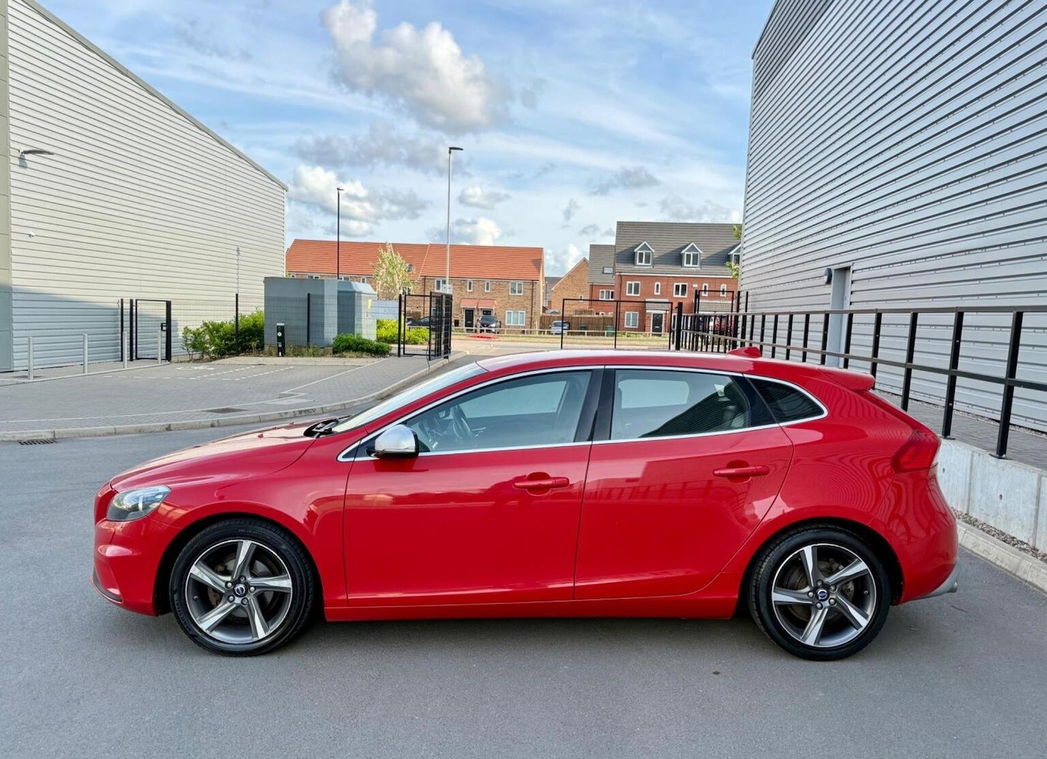 Used Volvo V40 2014 for sale - 77688974: Photo 37