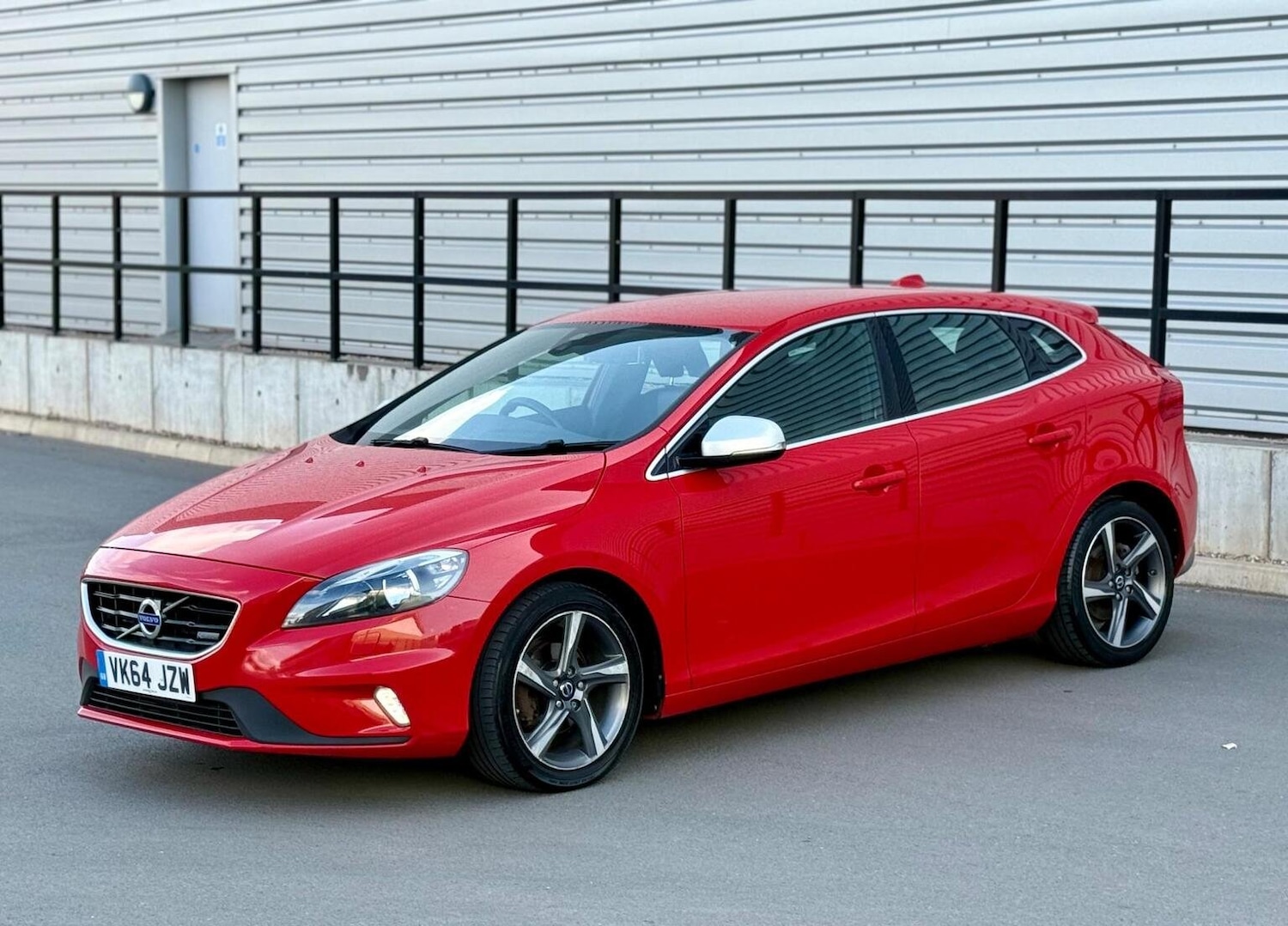 Used Volvo V40 2014 for sale - 77688974: Photo 38