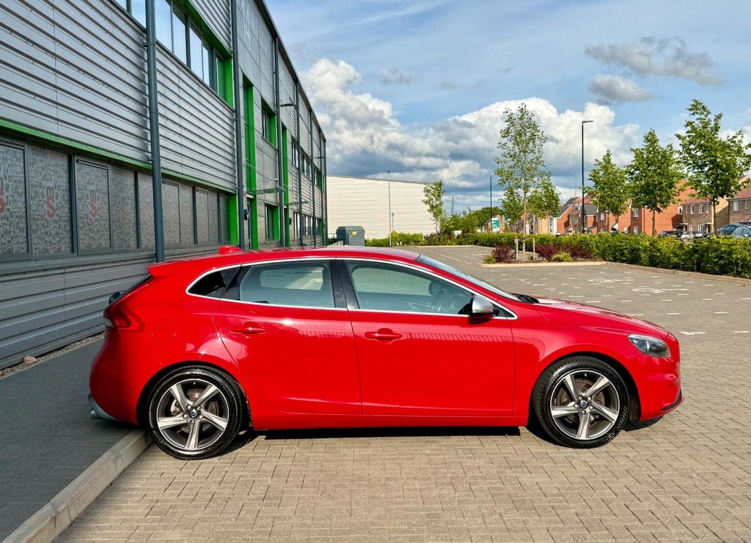 Used Volvo V40 2014 for sale - 77688974: Photo 47