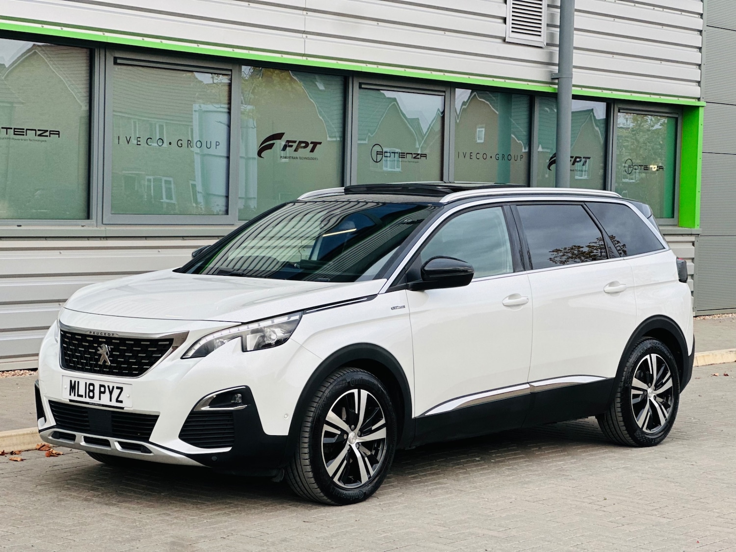 Used Peugeot 5008 2018 for sale - 76358253: Photo 2