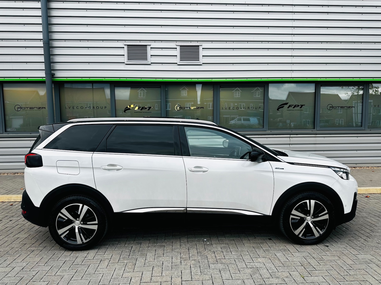 Used Peugeot 5008 2018 for sale - 76358253: Photo 8