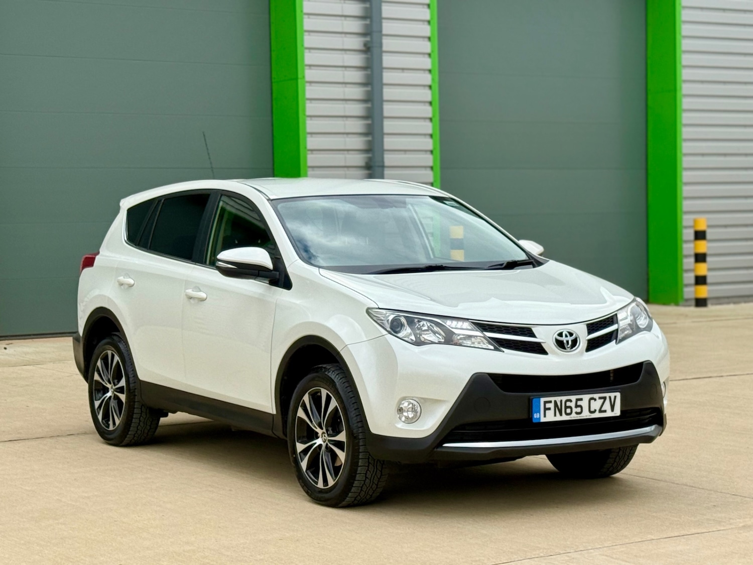 Used Toyota RAV4 2015 for sale - 76334858: Photo 1
