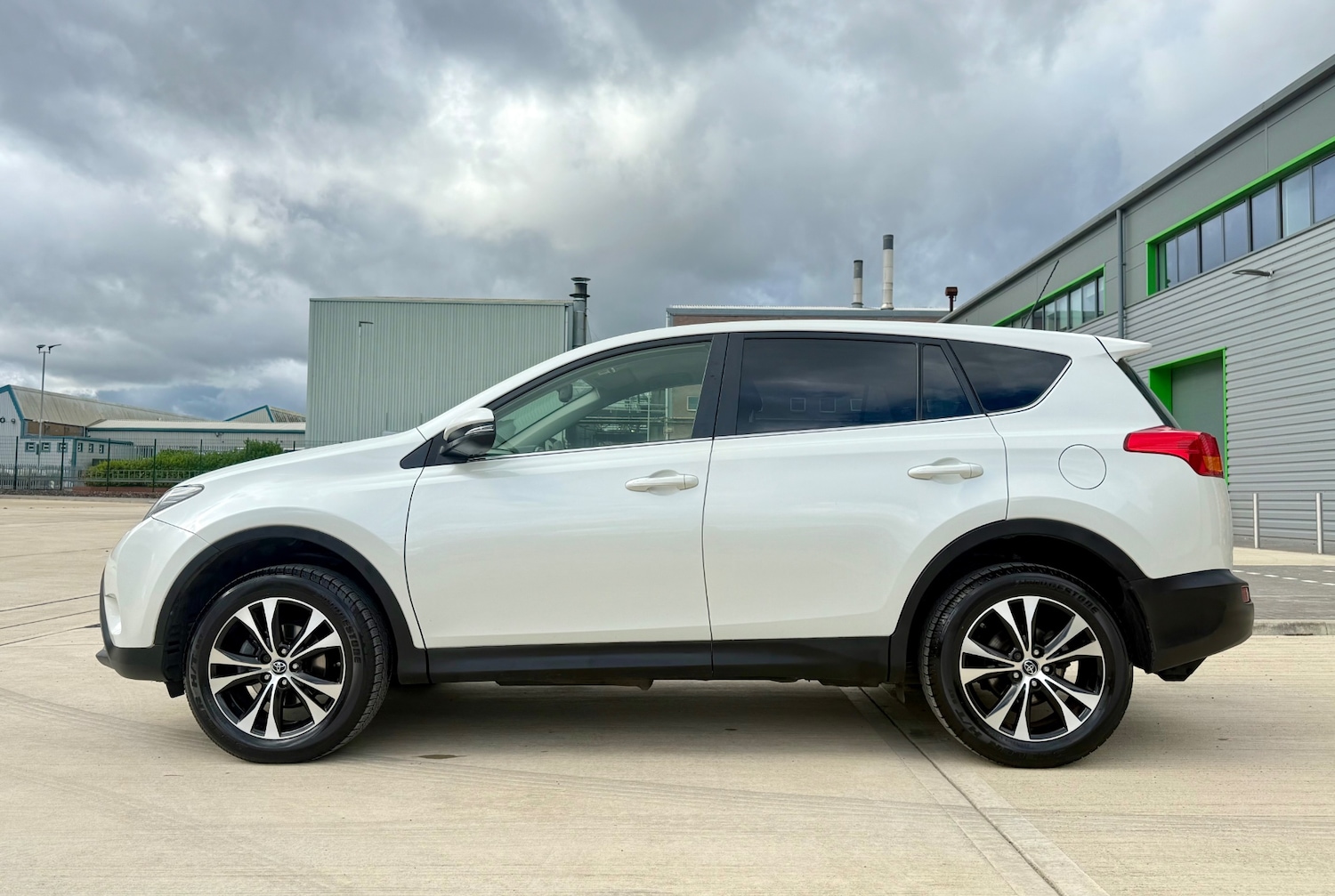 Used Toyota RAV4 2015 for sale - 76334858: Photo 15
