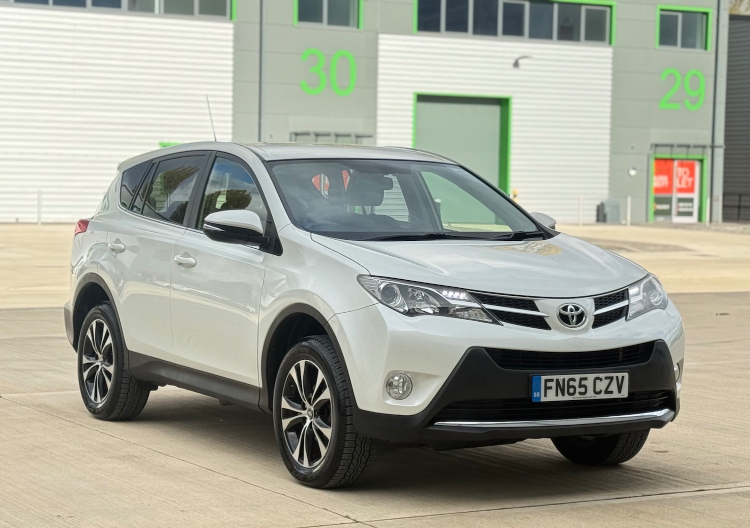 Used Toyota RAV4 2015 for sale - 76334858: Photo 17