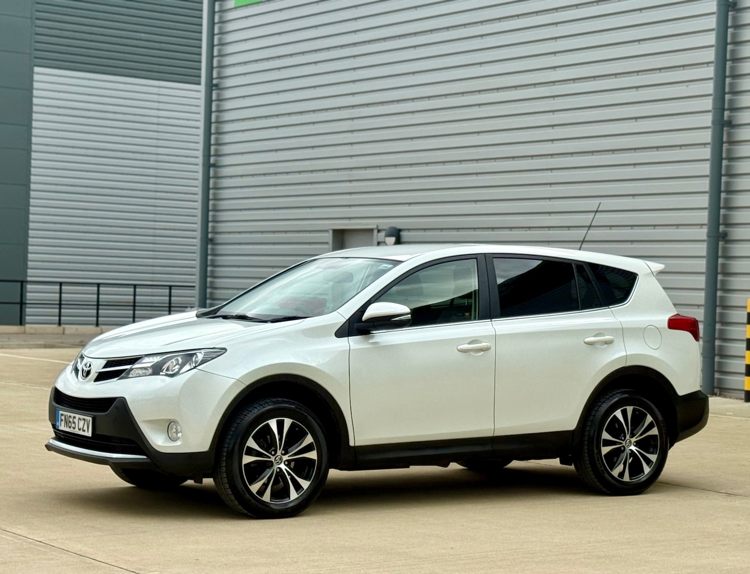 Used Toyota RAV4 2015 for sale - 76334858: Photo 21