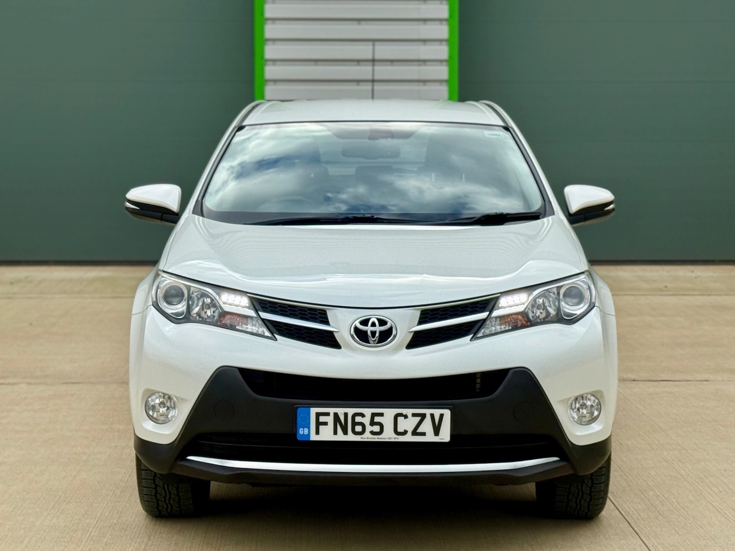 Used Toyota RAV4 2015 for sale - 76334858: Photo 3