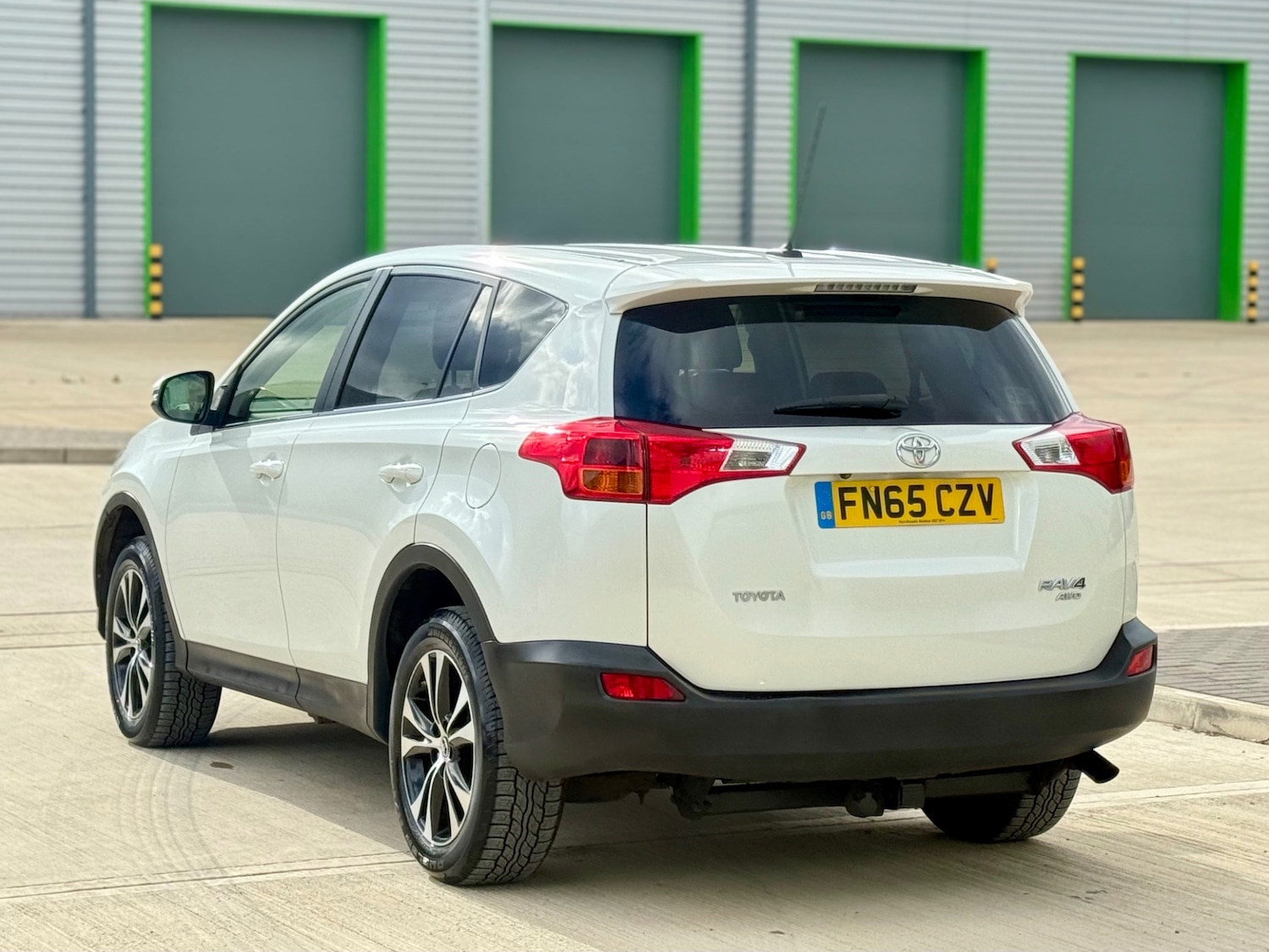 Used Toyota RAV4 2015 for sale - 76334858: Photo 32