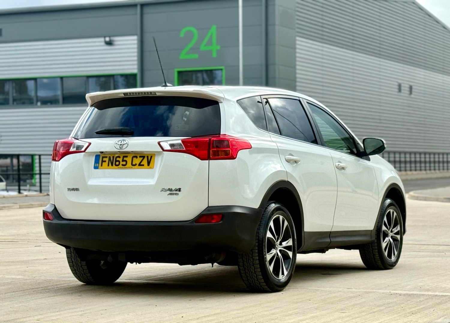 Used Toyota RAV4 2015 for sale - 76334858: Photo 35
