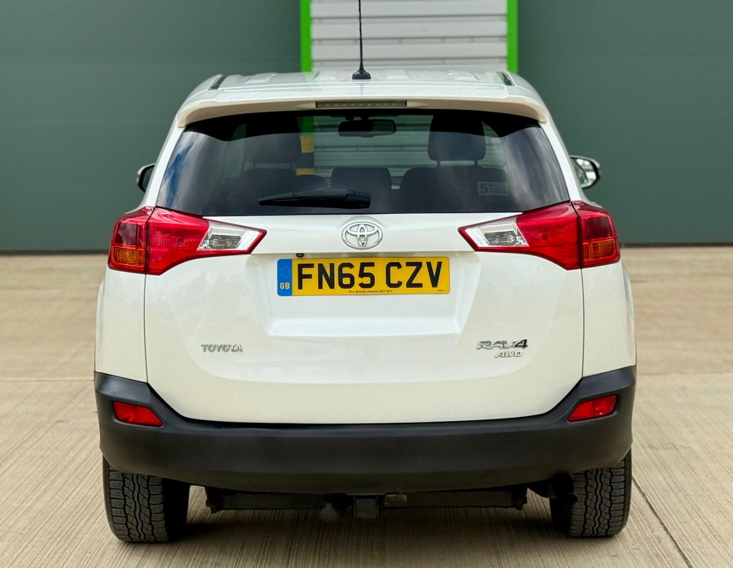 Used Toyota RAV4 2015 for sale - 76334858: Photo 4