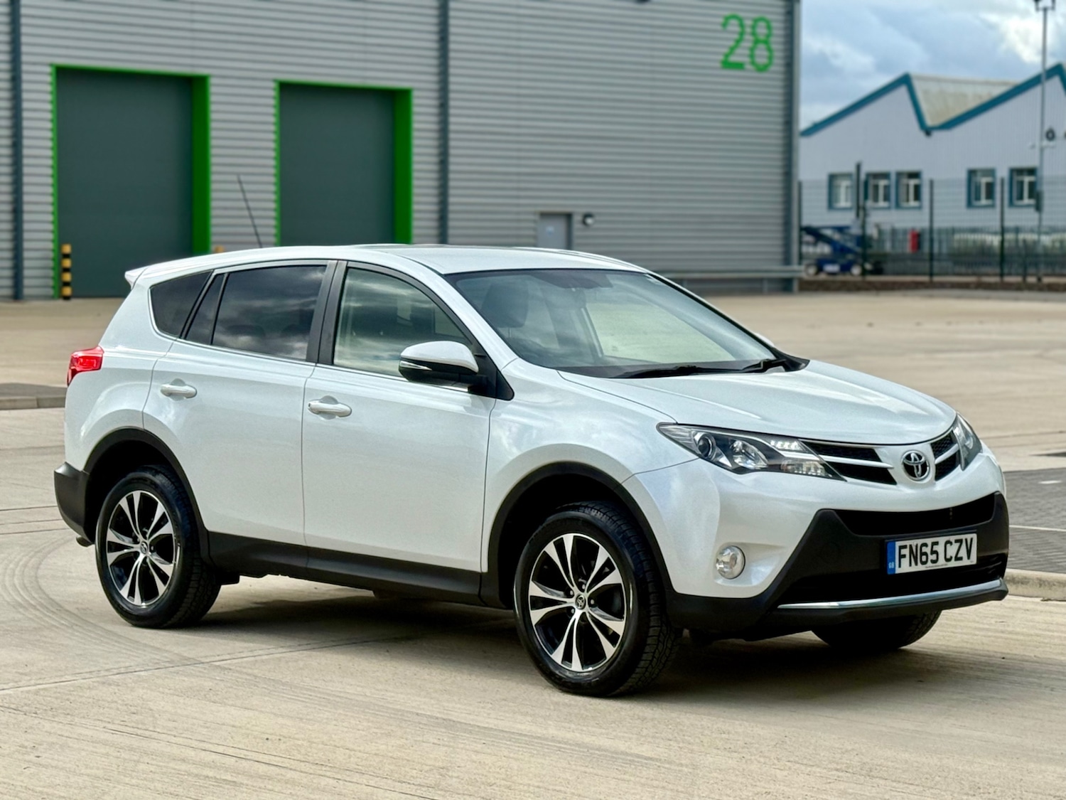 Used Toyota RAV4 2015 for sale - 76334858: Photo 40
