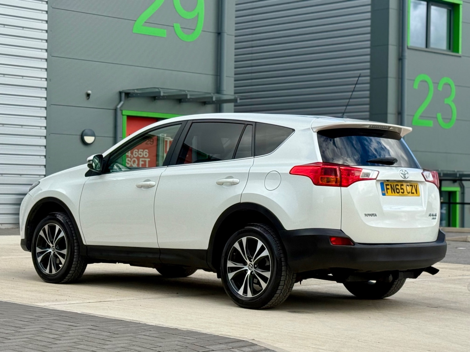 Used Toyota RAV4 2015 for sale - 76334858: Photo 46