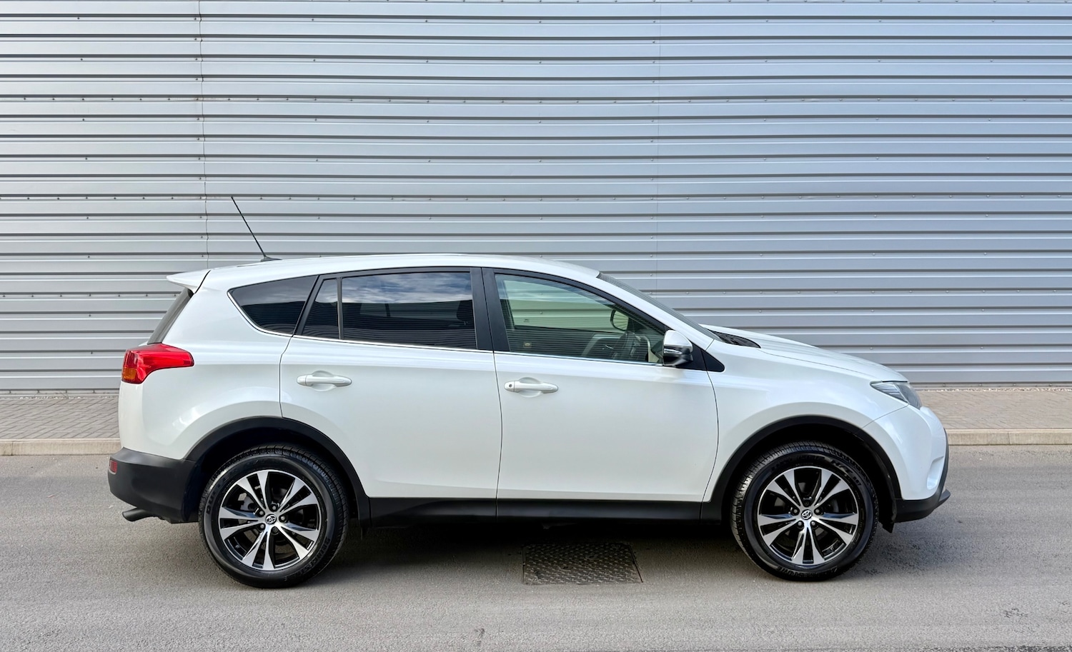 Used Toyota RAV4 2015 for sale - 76334858: Photo 53