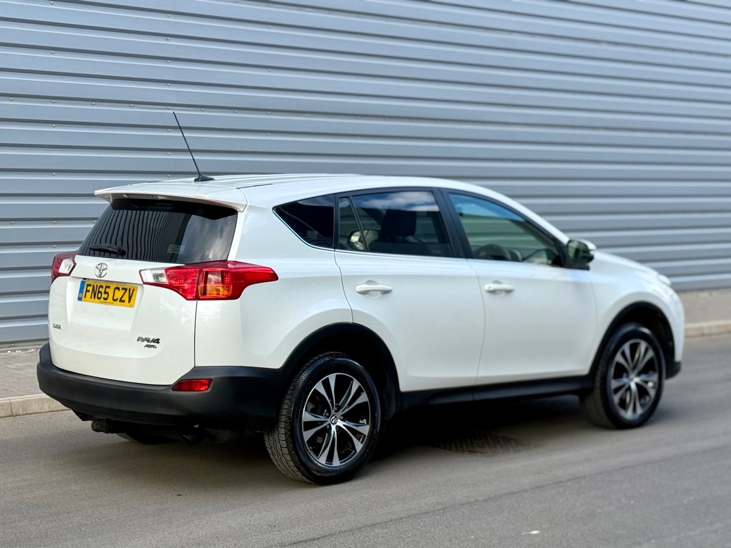 Used Toyota RAV4 2015 for sale - 76334858: Photo 54