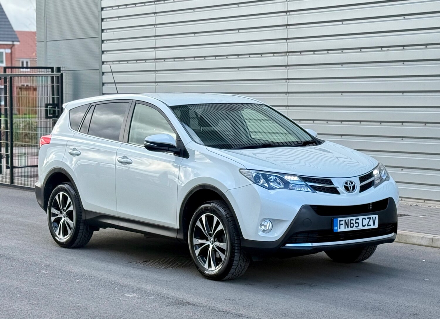 Used Toyota RAV4 2015 for sale - 76334858: Photo 56