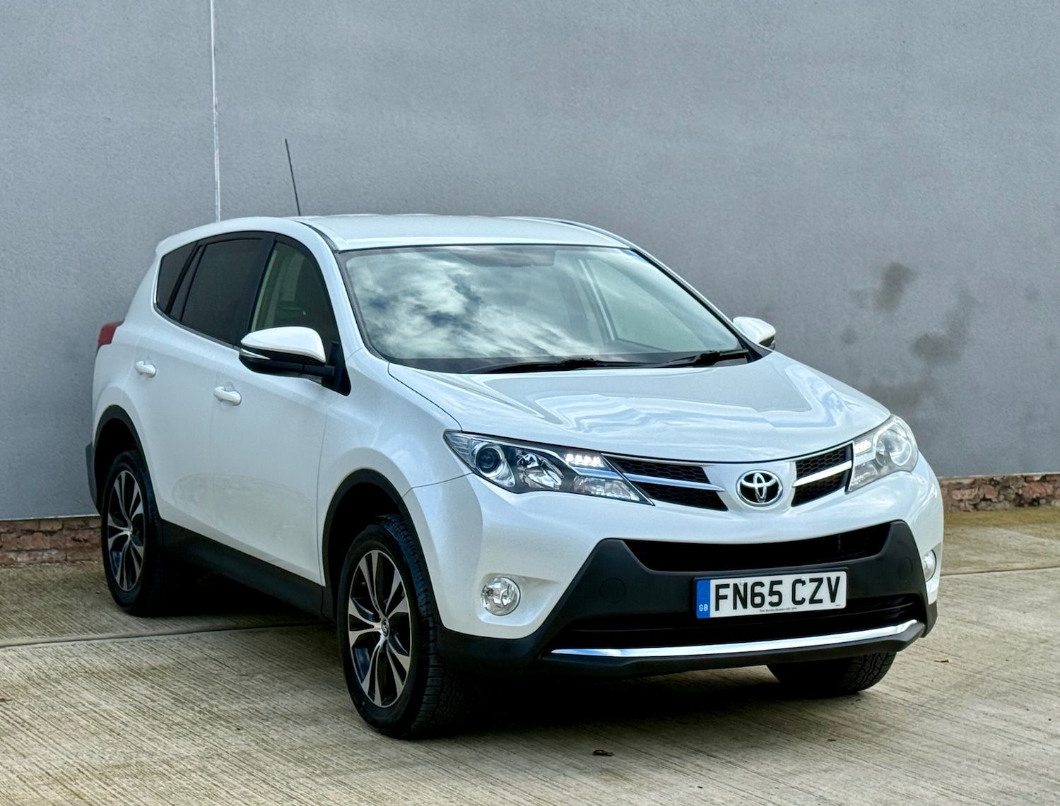 Used Toyota RAV4 2015 for sale - 76334858: Photo 62