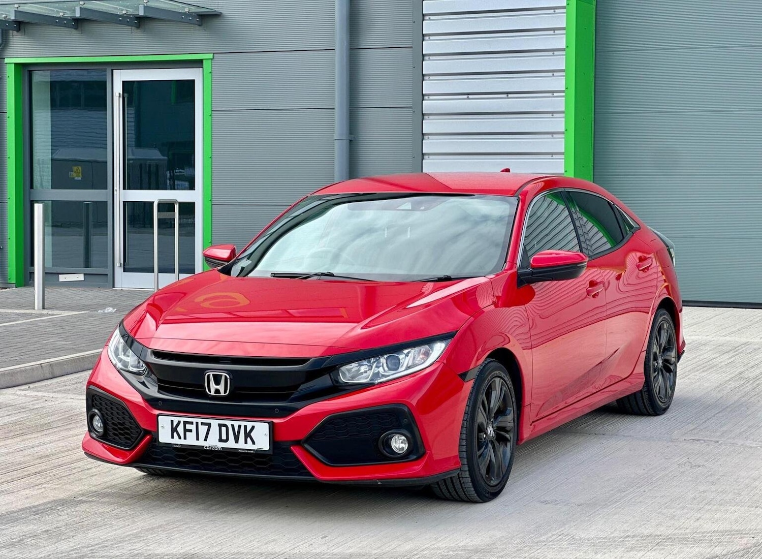Used Honda Civic 2017 for sale - 77688991: Photo 2