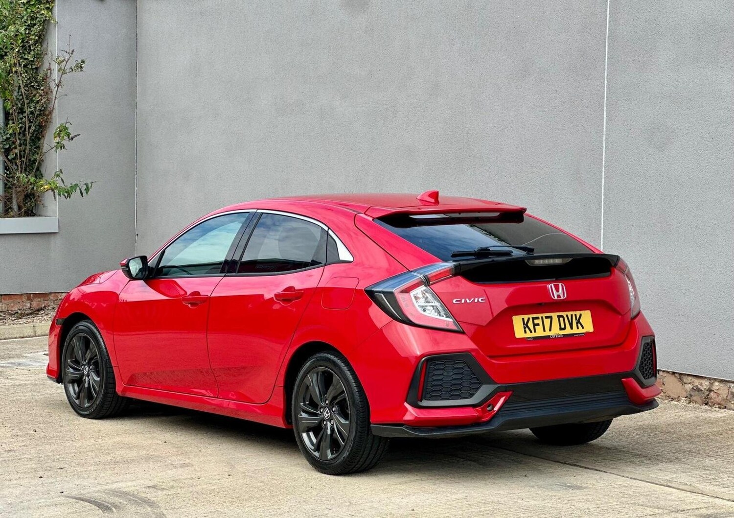 Used Honda Civic 2017 for sale - 77688991: Photo 20