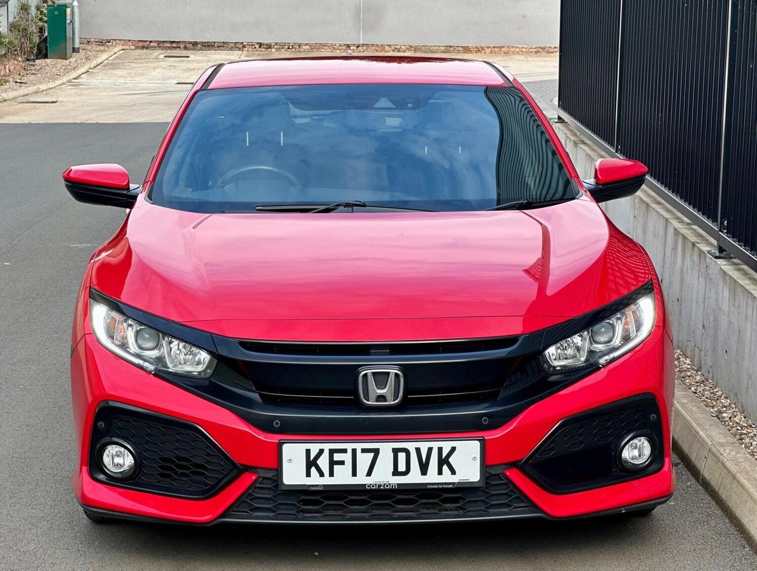 Used Honda Civic 2017 for sale - 77688991: Photo 32