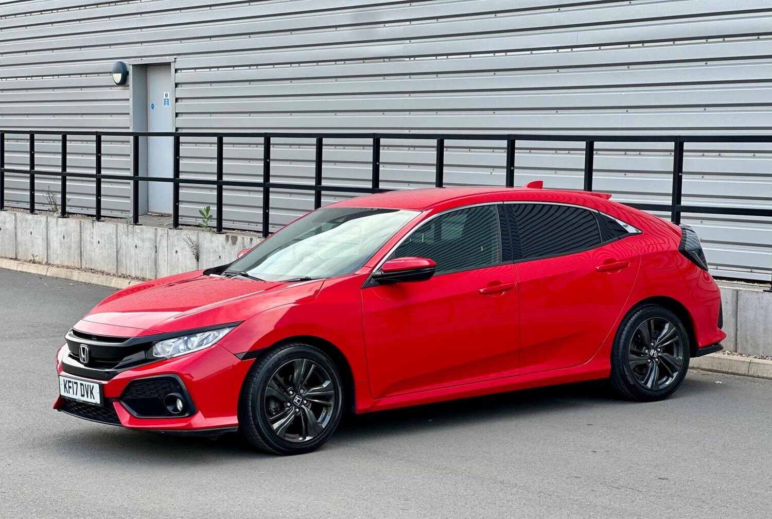 Used Honda Civic 2017 for sale - 77688991: Photo 65