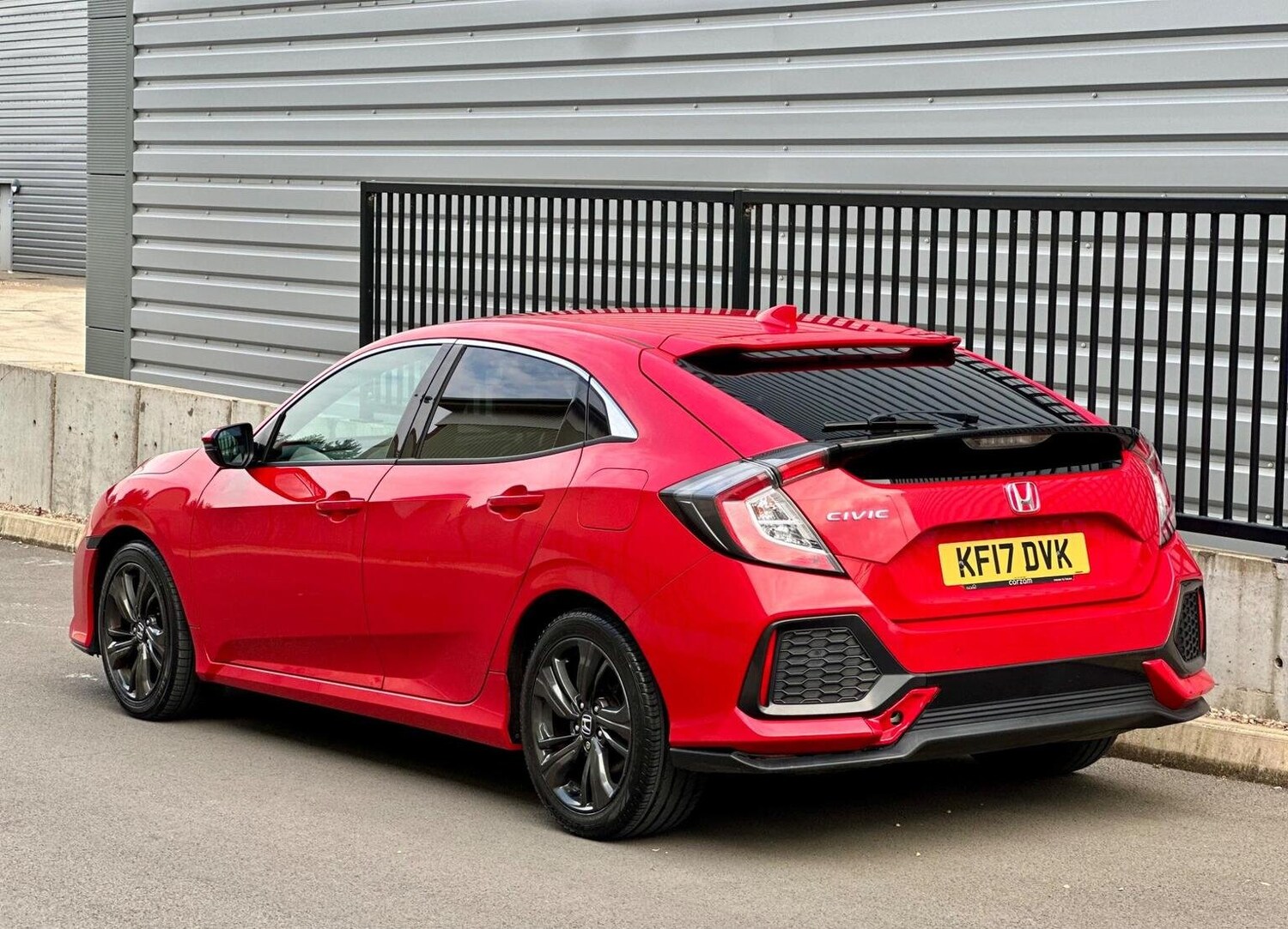 Used Honda Civic 2017 for sale - 77688991: Photo 68