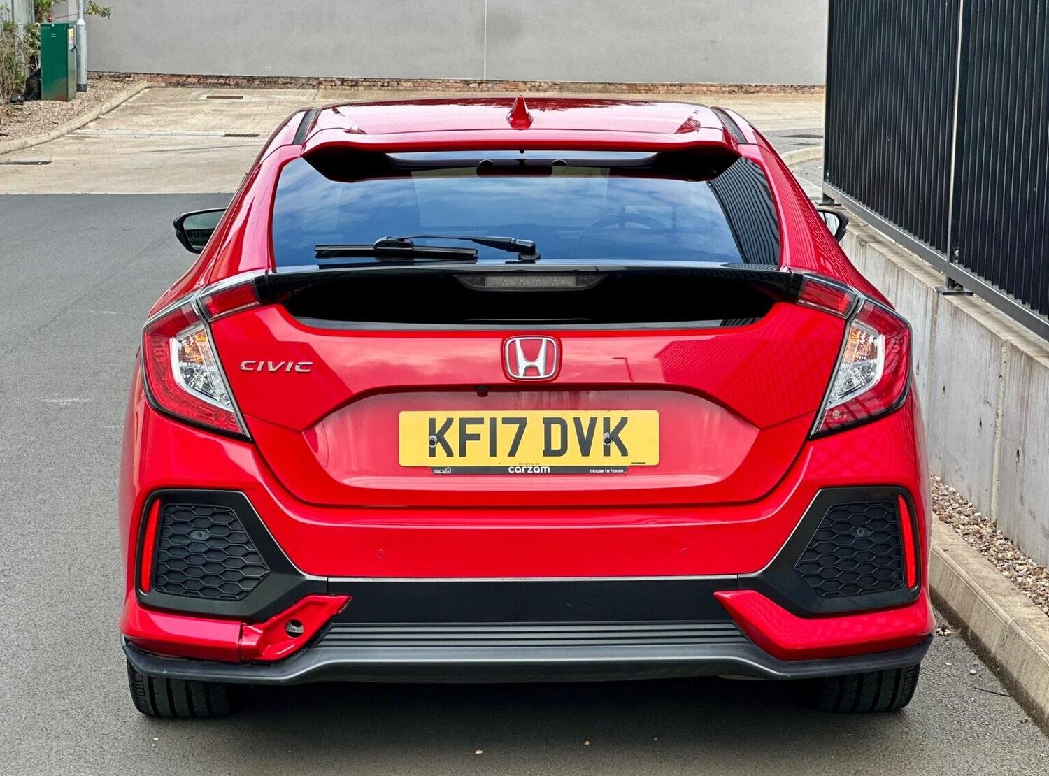 Used Honda Civic 2017 for sale - 77688991: Photo 69