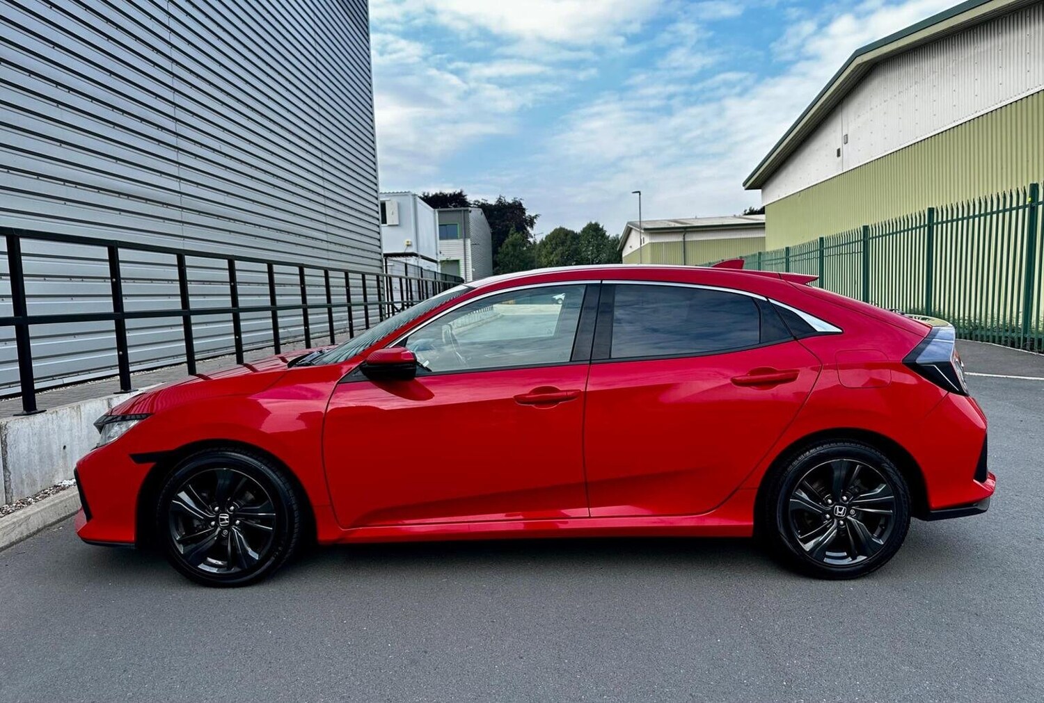 Used Honda Civic 2017 for sale - 77688991: Photo 7