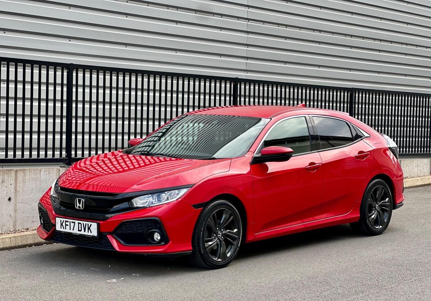 Used Honda Civic 2017 for sale - 77688991: Photo 73