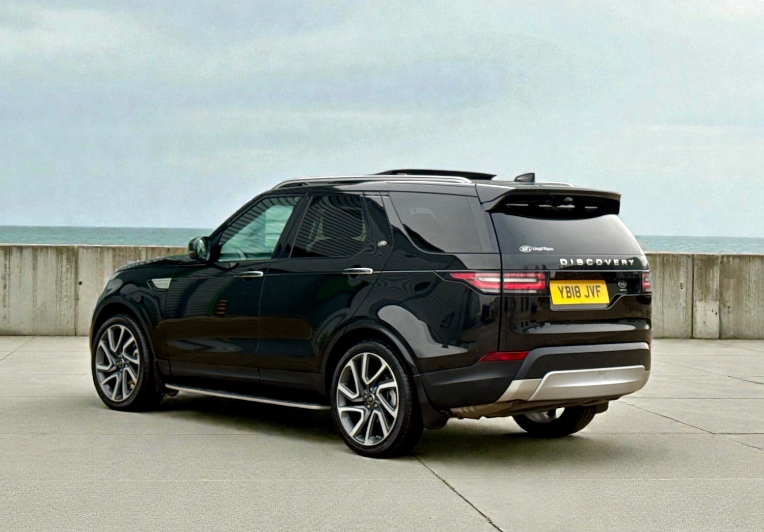 Used Land Rover Discovery 2018 for sale - 77201634: Photo 6