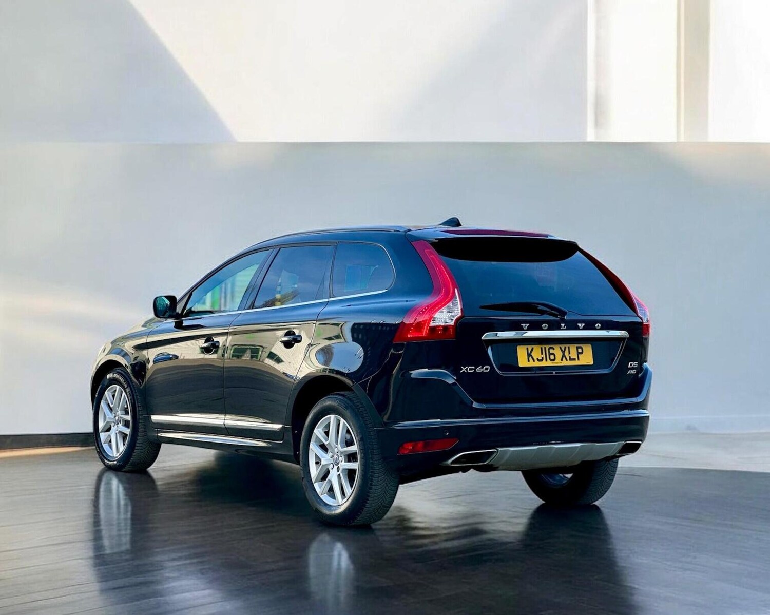 Used Volvo XC60 2016 for sale - 77688985: Photo 6