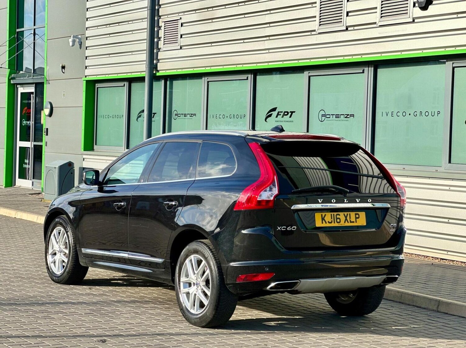 Used Volvo XC60 2016 for sale - 77688985: Photo 92