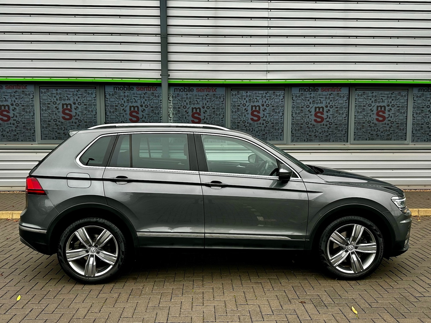 Used Volkswagen Tiguan 2017 for sale - 76594627: Photo 14