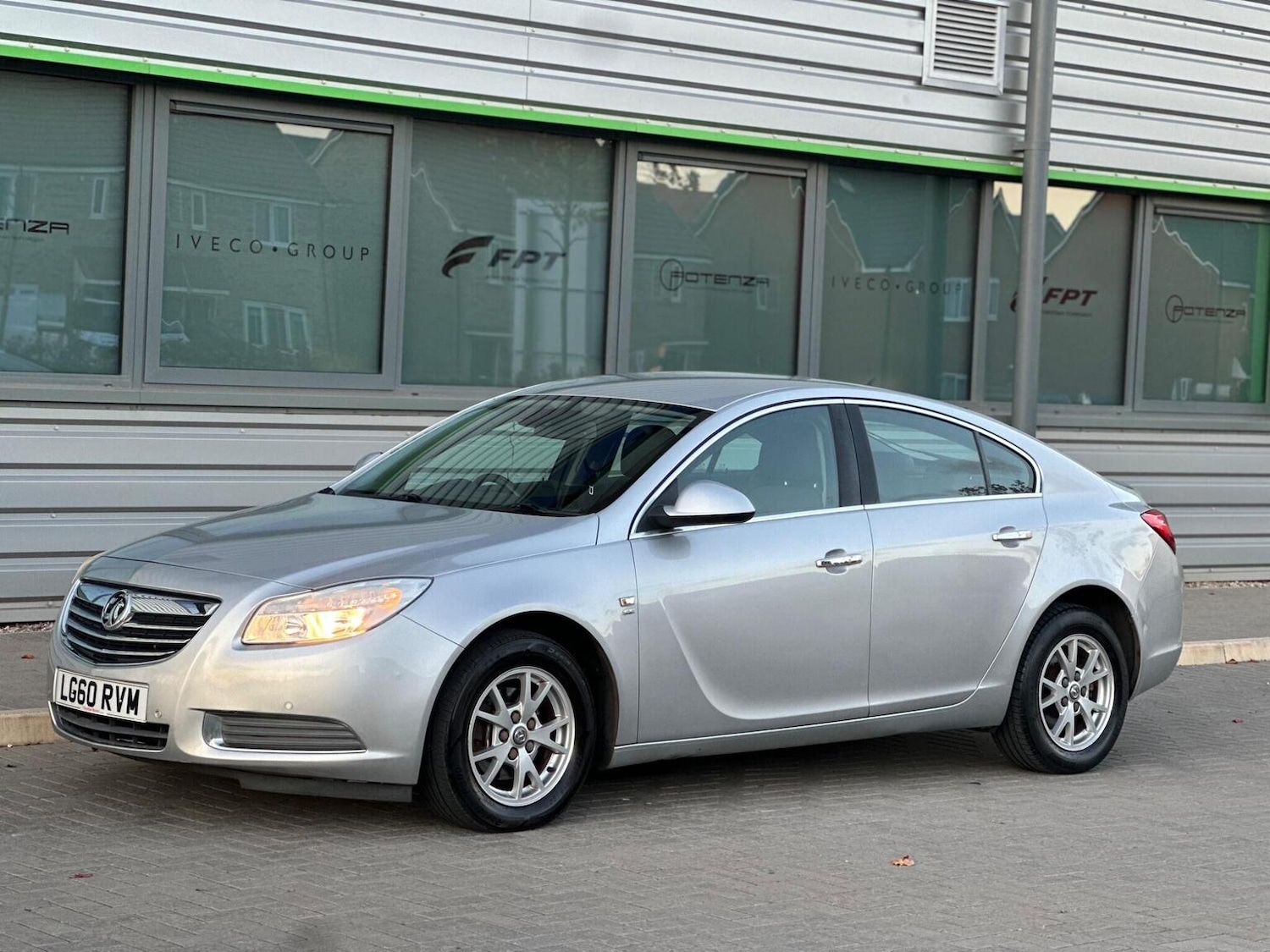 Used Vauxhall Insignia 2010 for sale - 77688979: Photo 31